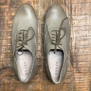 Hinge leather loafers flats